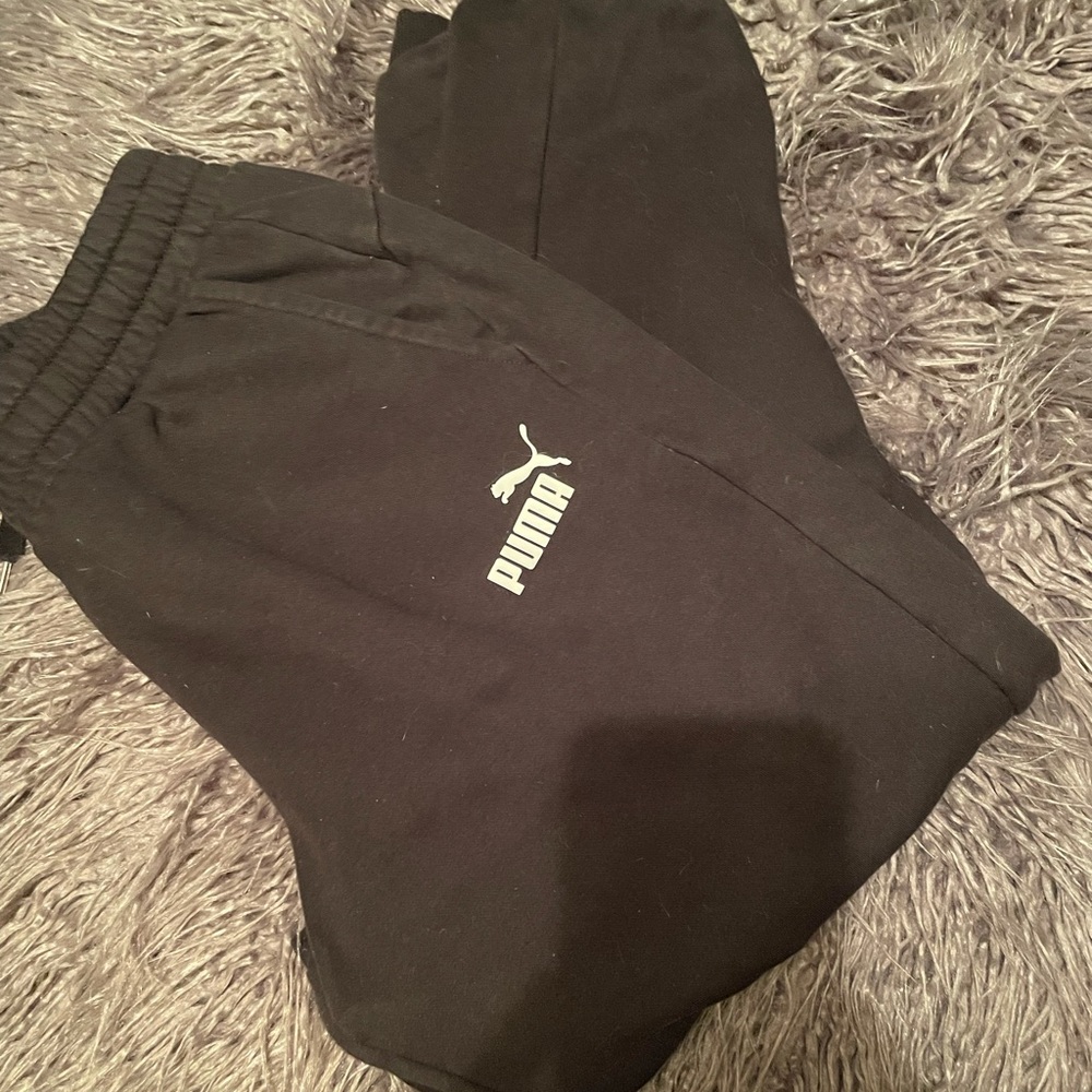 Women’s Puma joggers